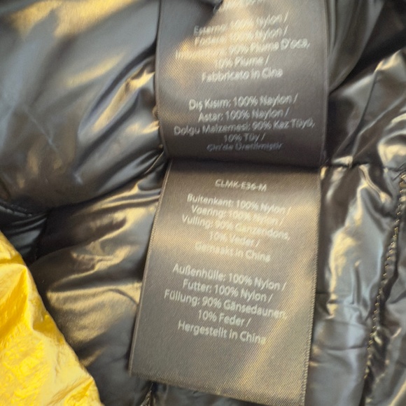 Mackage Metallic Gold Down Puffer Vest Lightweight Luxury Outerwear Small - Picture 11 of 13